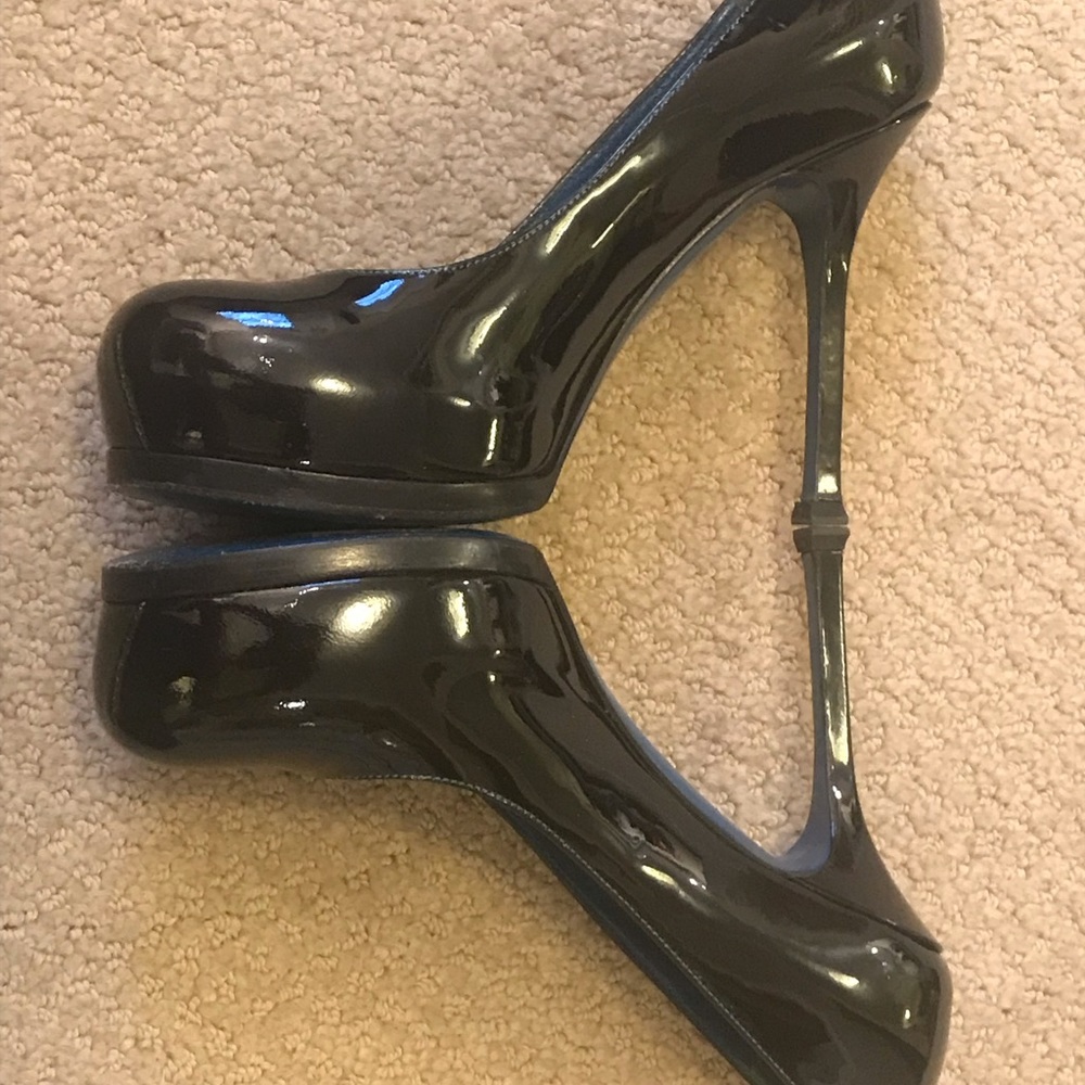 Yves Saint Laurent Platform Patent Leather Pumps